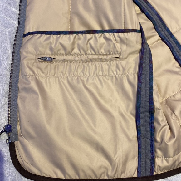 Never been worn got it from a family member and I have no use for it. - Picture 5 of 6